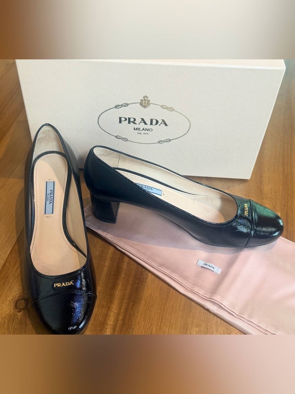 Authentic PRADA Milano 11278EF045 Vern Saffiano Nero Patent Block Heel Pumps 38